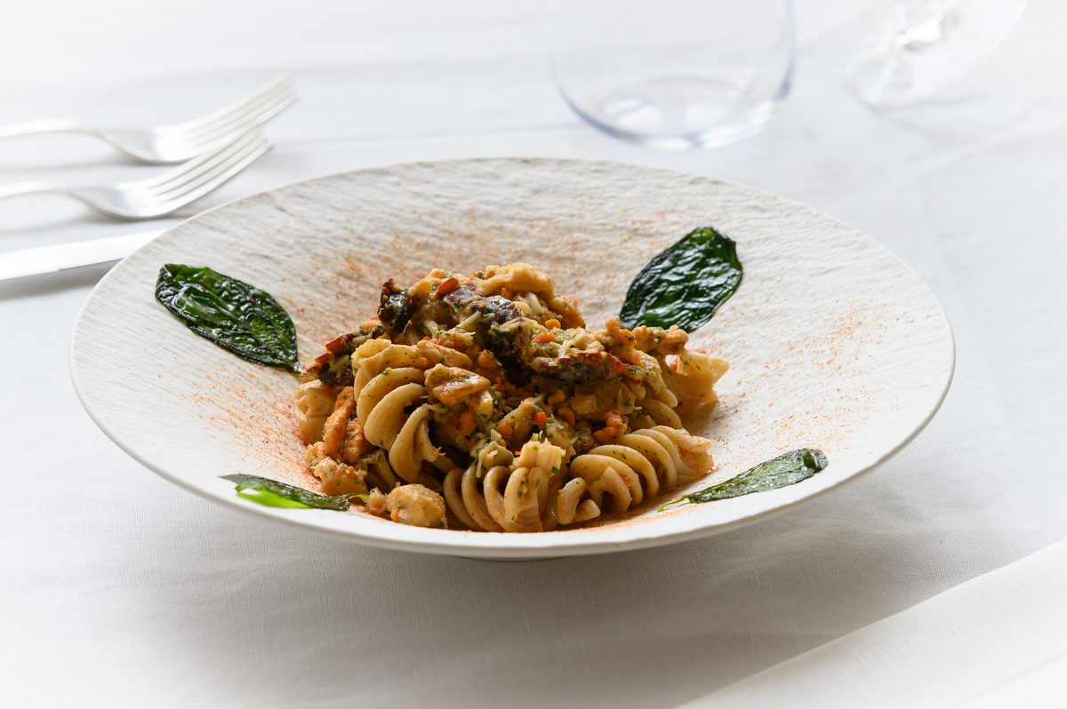 Piatto di pasta fresca con frutti di mare — cucina del territorio salentino, Cala dei Balcani