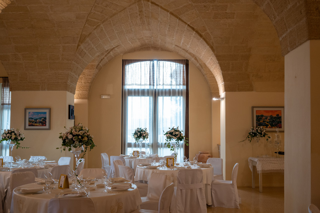 Sala interna del ristorante Cala dei Balcani per ricevimenti nuziali, Lecce, Salento, Puglia