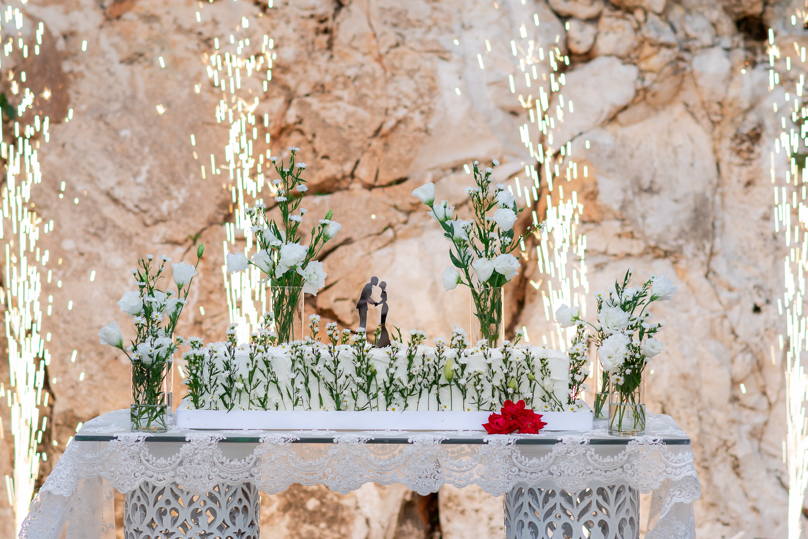 Giorno speciale degli sposi — matrimonio di lusso a Cala dei Balcani, Santa Cesarea Terme, Salento