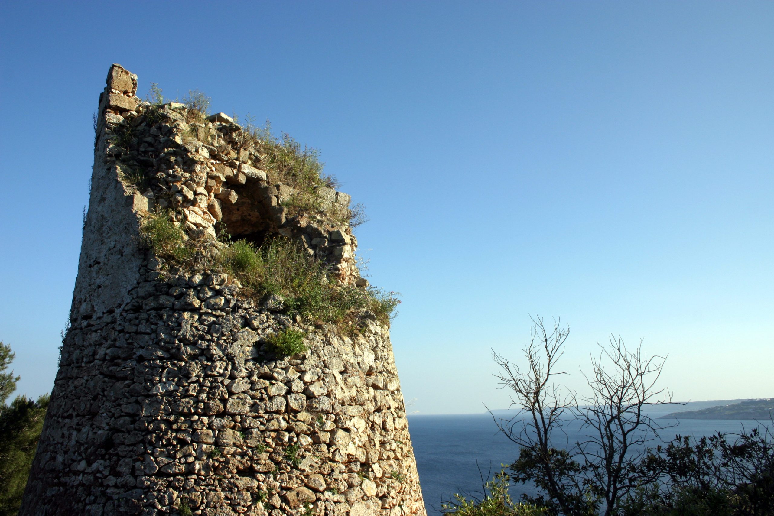 La famiglia Urso celebra i 20+ anni di Cala dei Balcani — location matrimoni dal 2003 a Santa Cesarea Terme, Salento