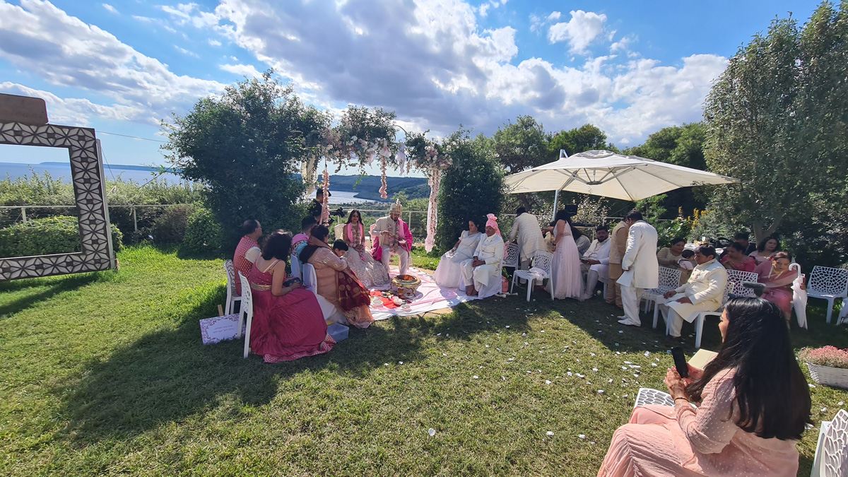Matrimonio indiano a Cala dei Balcani, Santa Cesarea Terme — cerimonia tradizionale