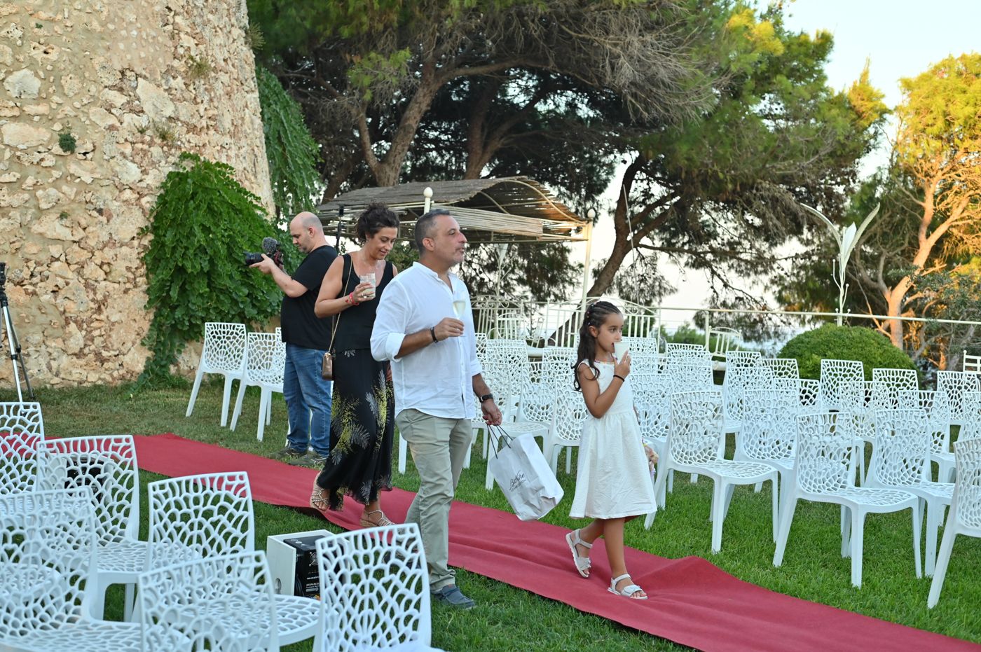 Guests arriving at the Rivivi il tuo Sì evening