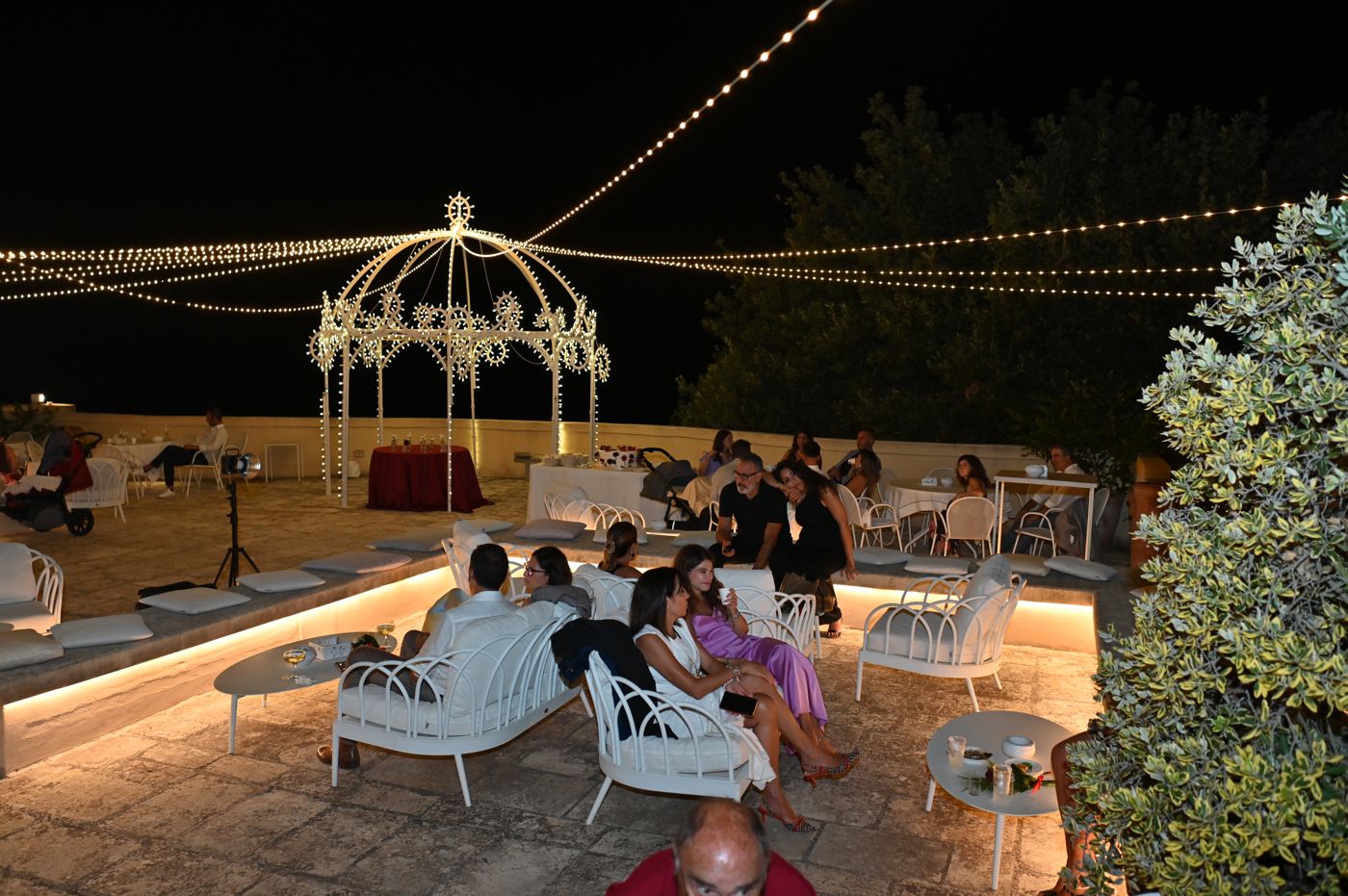 The lit gazebo at the end of the evening at Cala dei Balcani