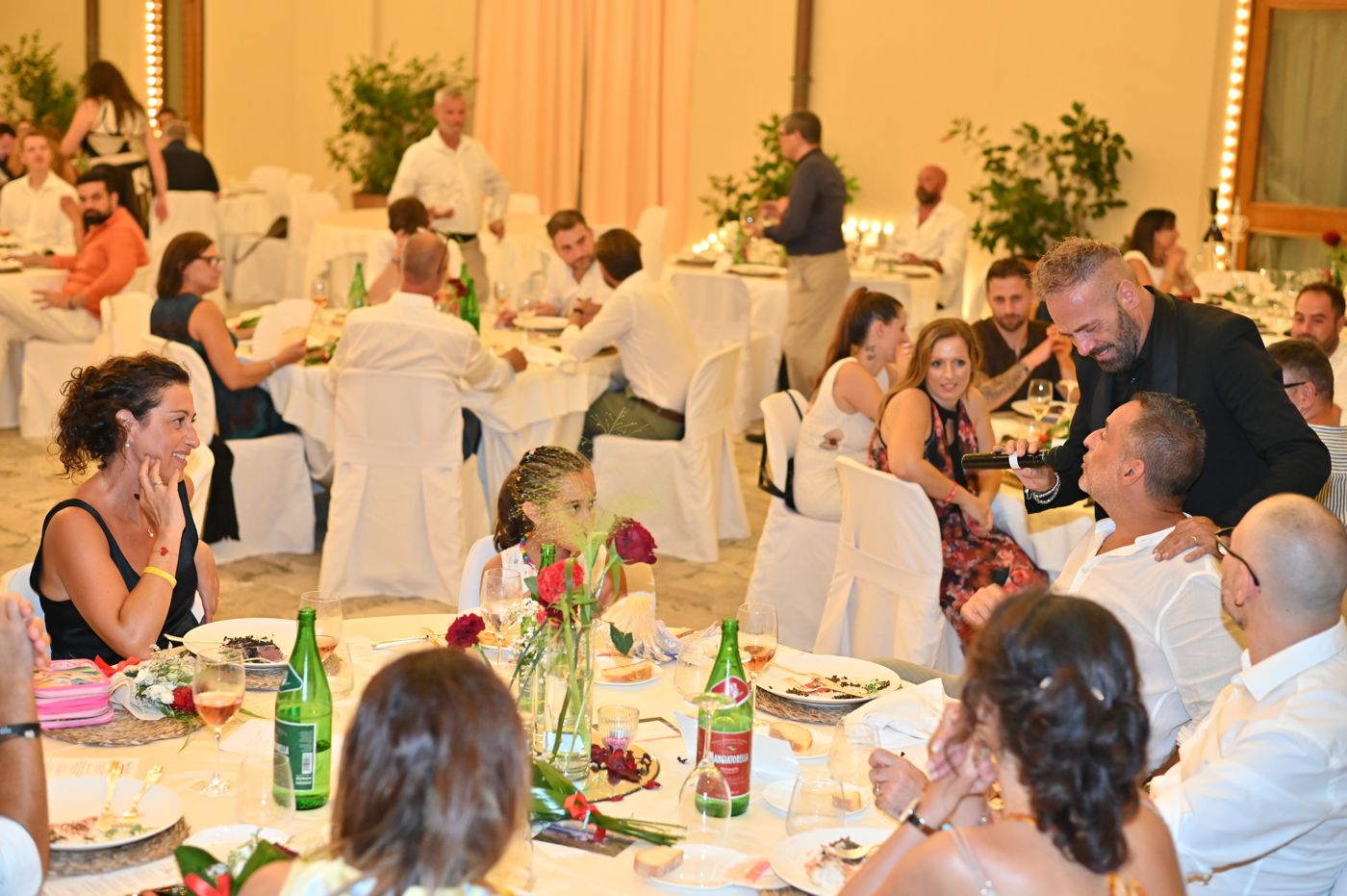 The long tables of the gala dinner at Cala dei Balcani